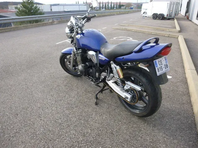 Suzuki 750 GSX Inazuma DV