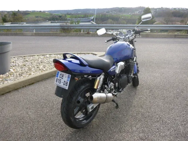 Suzuki 750 GSX Inazuma DV